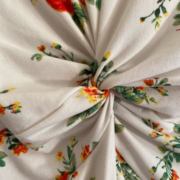 👜Ivory Floral Print Soft Bodysuit - Picture 6 of 9